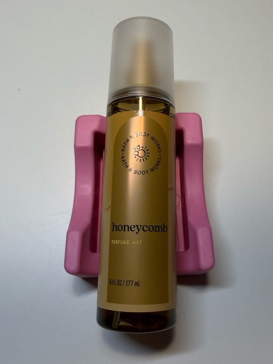 Bath & Body Works Other - Bath & Body Works Honeycomb Perfume Mist - Yellow and Frosted Cap